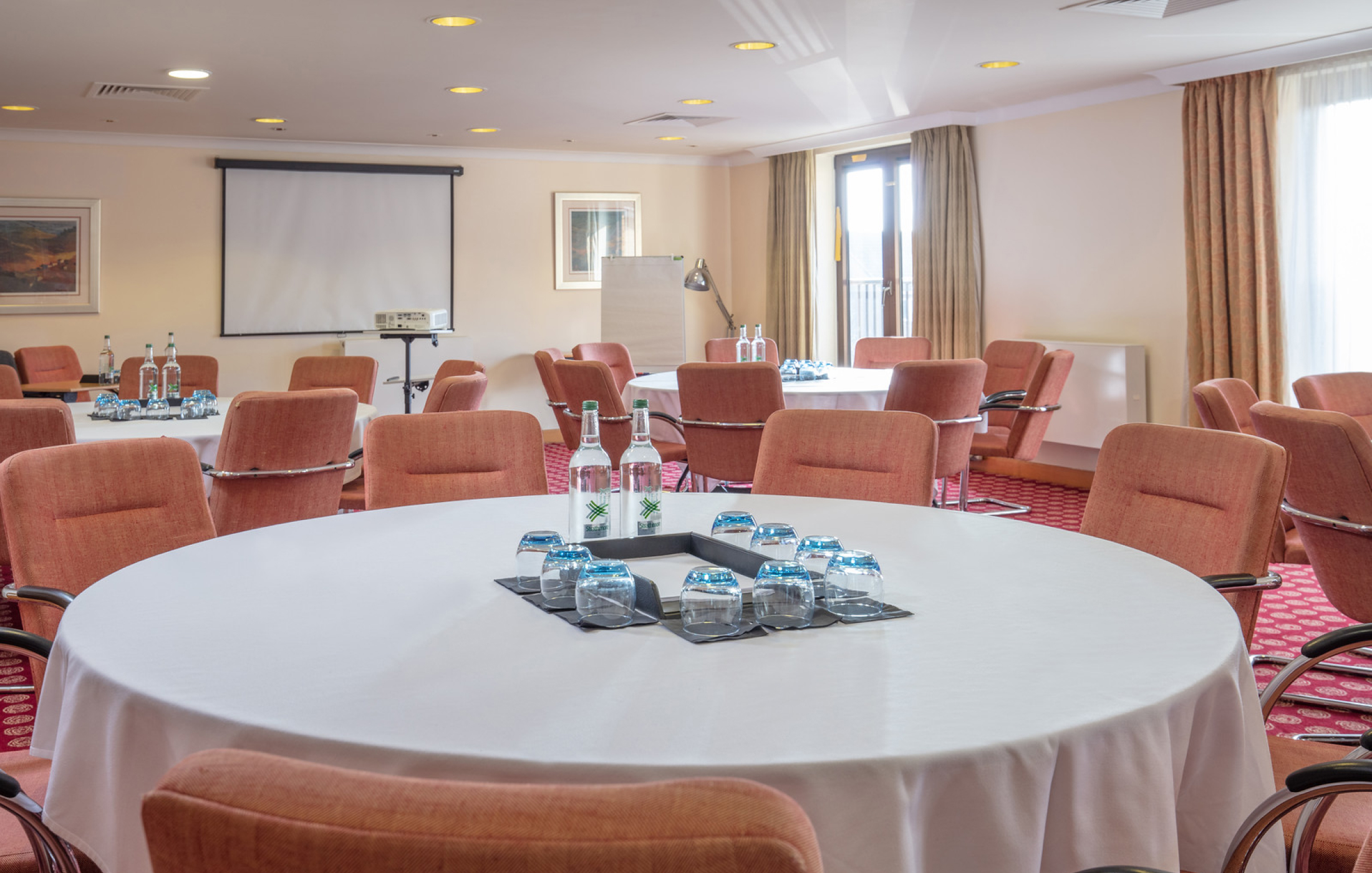 Gallery Churchill Cabaret 1 1