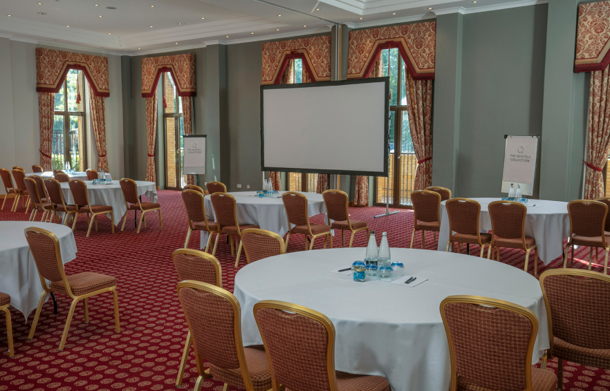 Carousel Desktop Highclere Suite 2